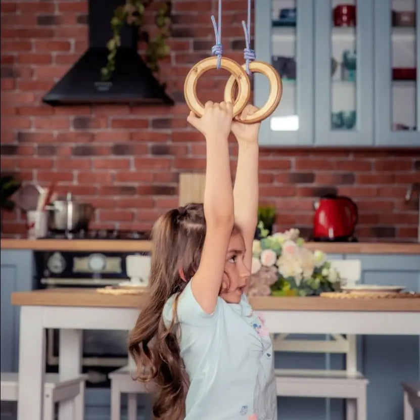 Turnringe aus Holz für Kinder