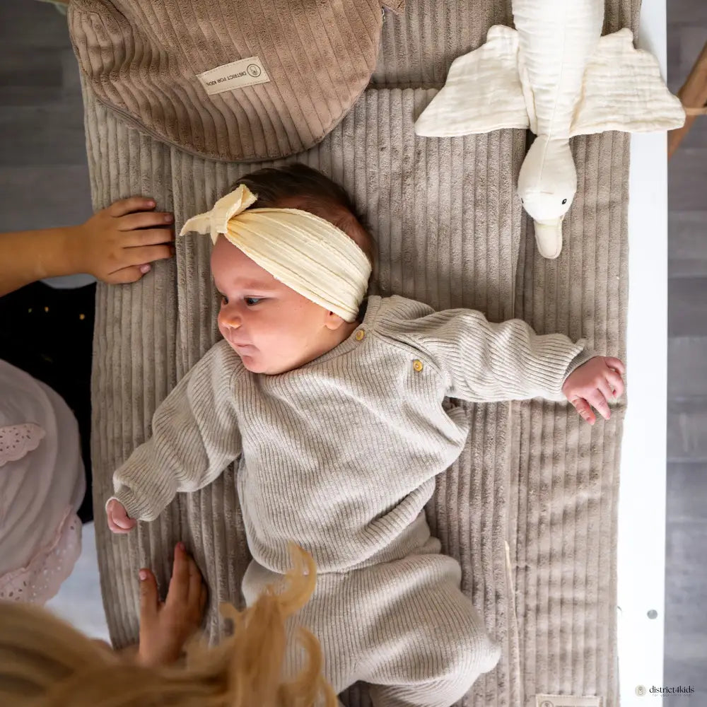 Wickelauflage Cord mit Unterlage – natürlich & kuschelig für dein Baby