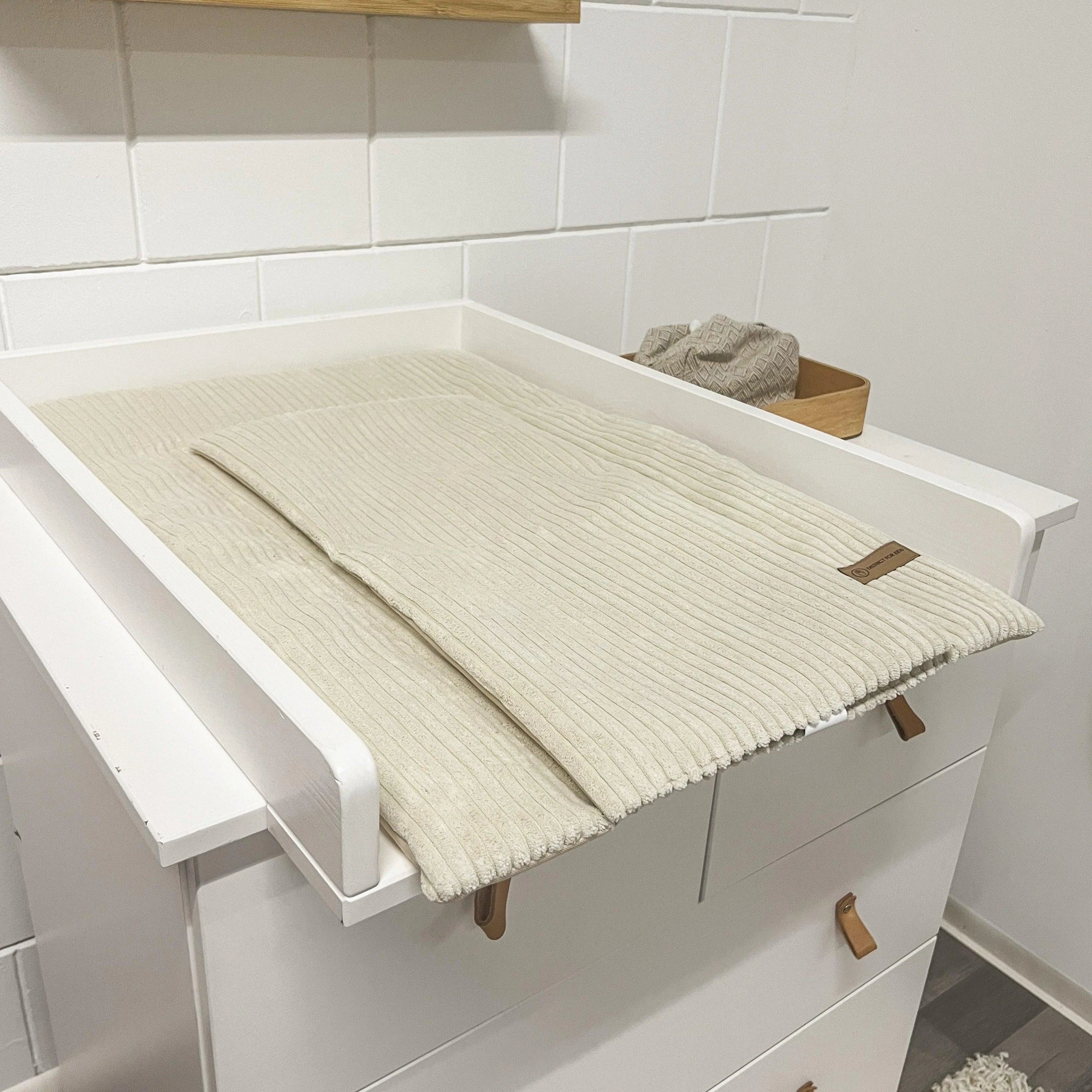Wickelauflage Cord mit Unterlage – natürlich & kuschelig für dein Baby