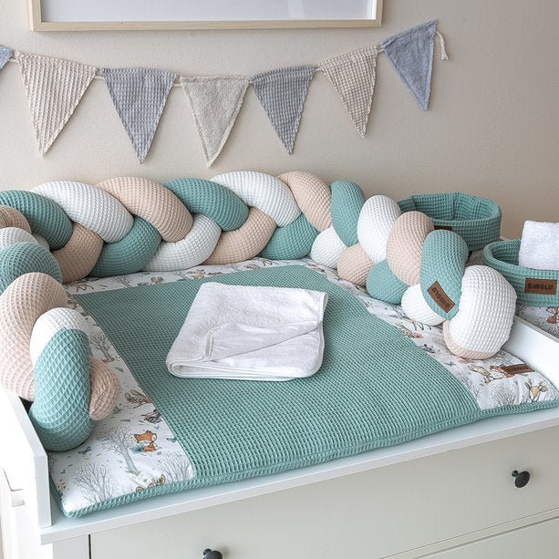 Wickelauflagen Set Boho Waldfreunde Mint mit Bettschlange Utensilos wasserabweisenden Frotteetücher im Design Boho Waldfreunde Mint
