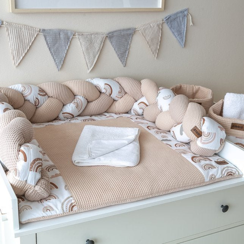 Wickelauflage mit Bettschlange Utensilos wasserabweisenden Frotteetücher im Design Regenbogen Beige von Binolu