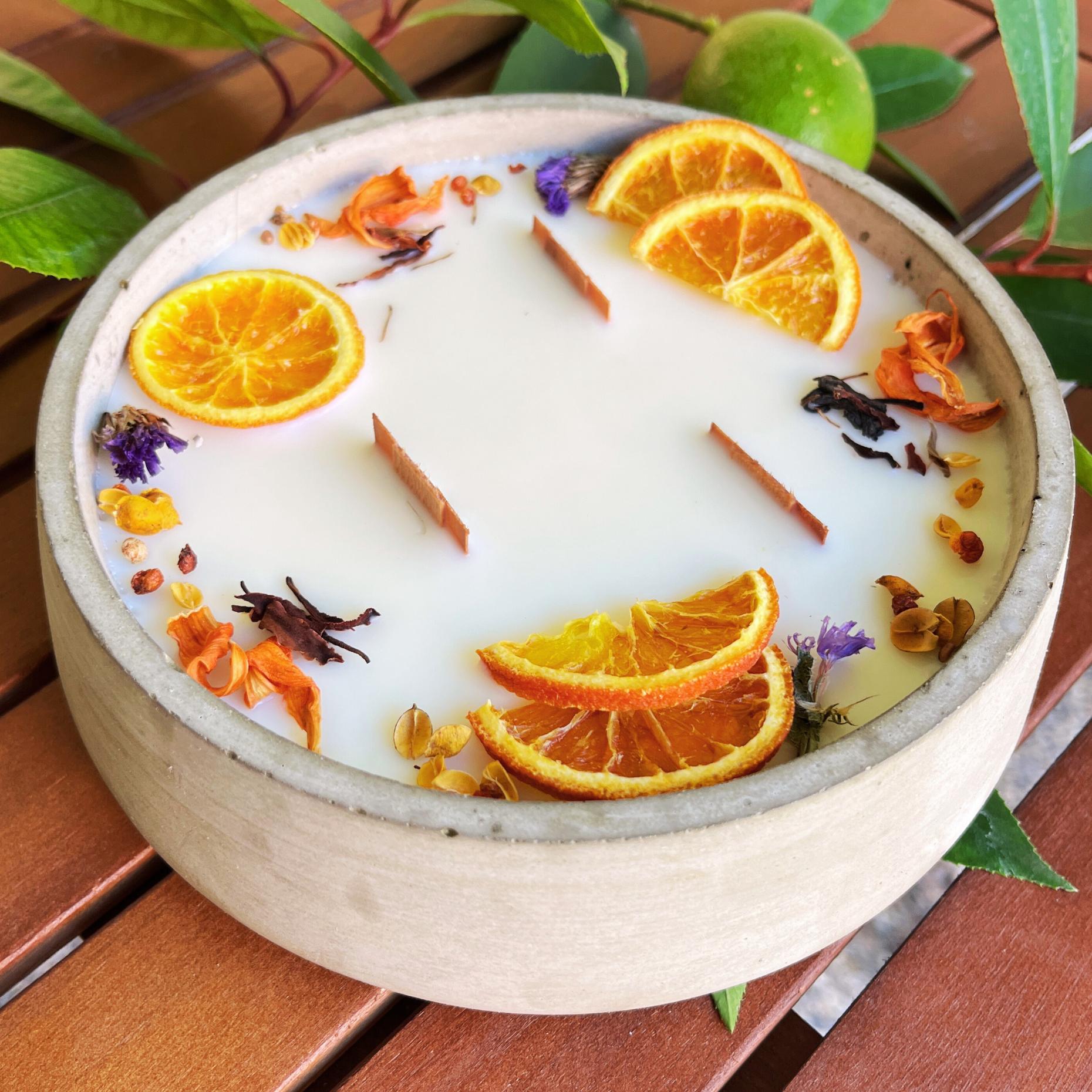 Handbesetze XXL Outdoor Citronella-Betonkerze „Big Grey