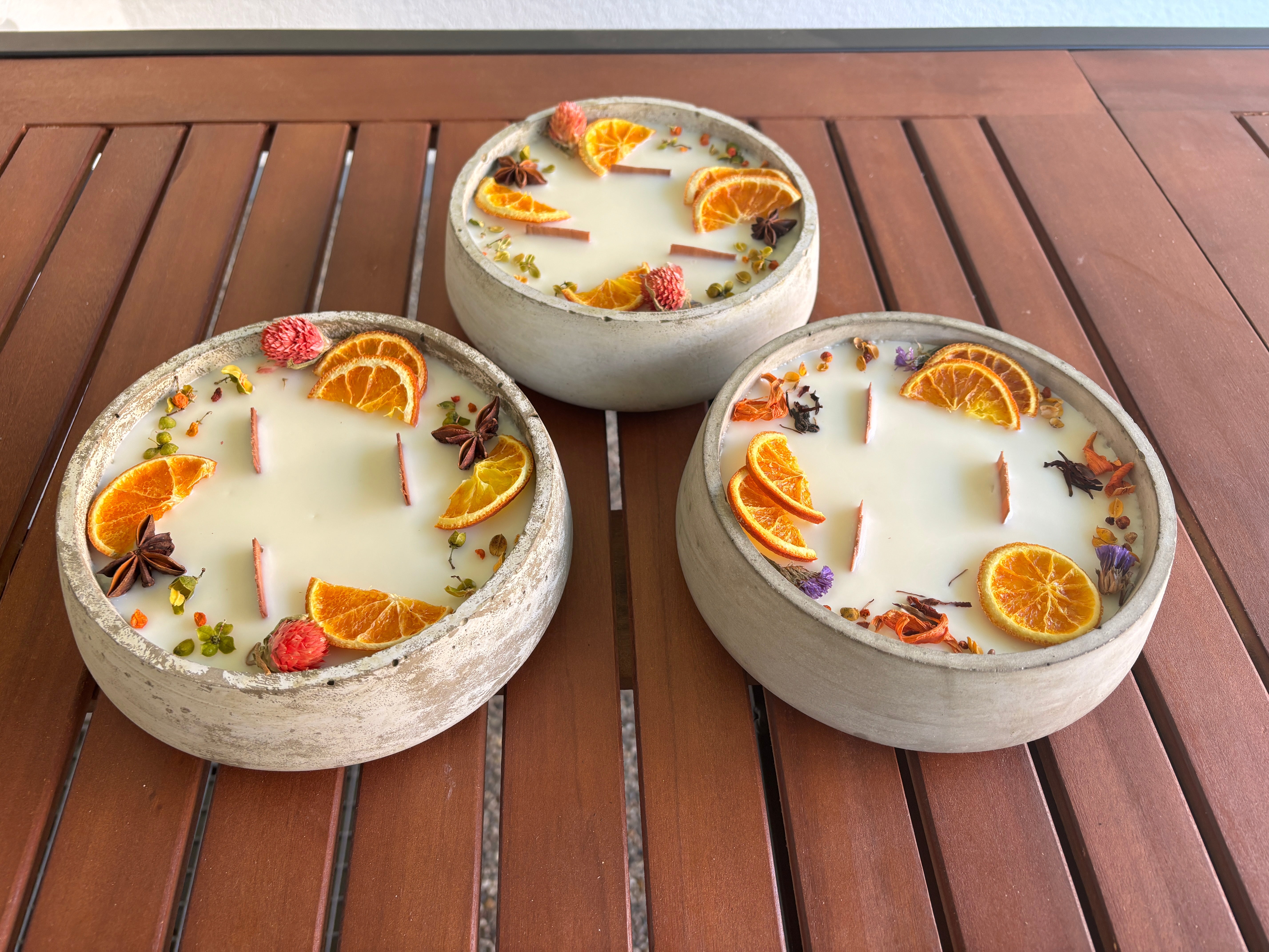 Handbesetze XXL Outdoor Citronella-Betonkerze „Big Grey