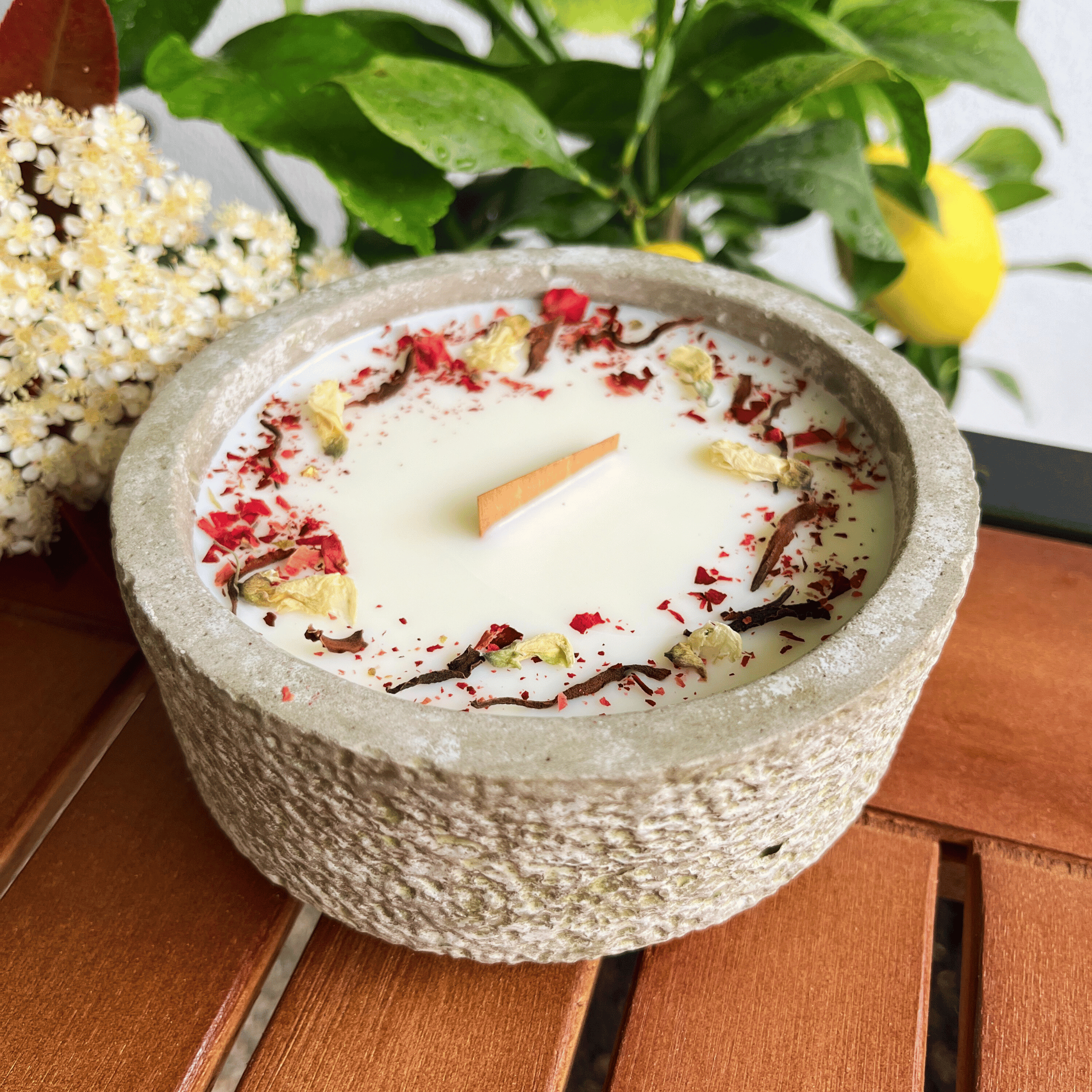 Limitierte Einzelstücke: Outdoor Citronella-Betonkerze – Nr. 1