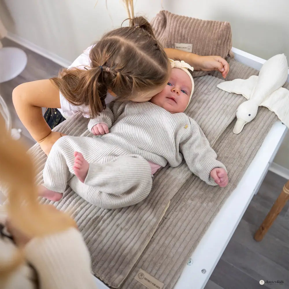 Wickelauflage Cord mit Unterlage – natürlich & kuschelig für dein Baby